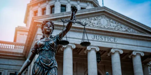 Habeas corpus - advogado criminalista explicando pedido de liberdade